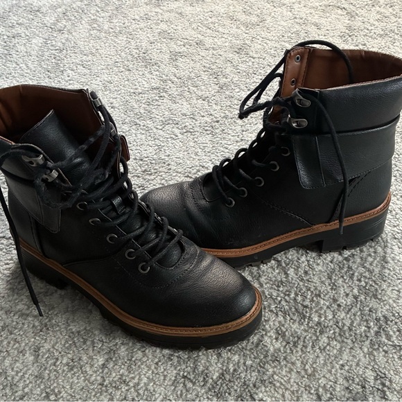 Shoes - Black Leather Lace-Up Boots